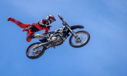 VIDEO: Stunt motorcycle daredevils thrill audiences at Cactus Jalopies