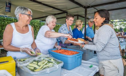 Baptist church serves dinner for 850