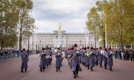 Osoyoos woman ‘bubbling with pride’ to see son play tuba at Buckingham Palace