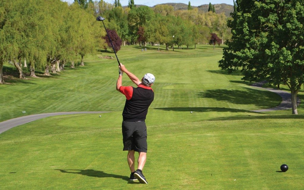 Golf Club asks for bridge funding to secure grant