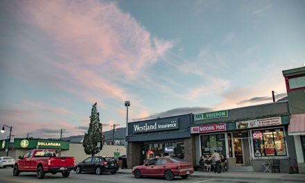 Oliver business owner told to take down ‘no national park’ banner
