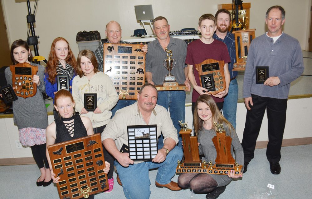 Hunters awarded at game banquet