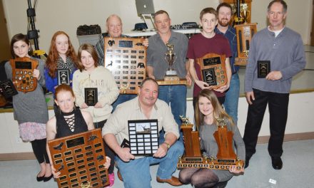 Hunters awarded at game banquet