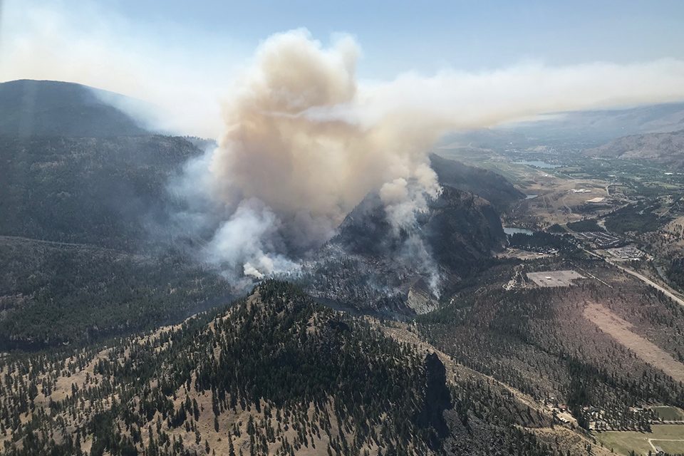 OIB expands alert in 900-hectare fire