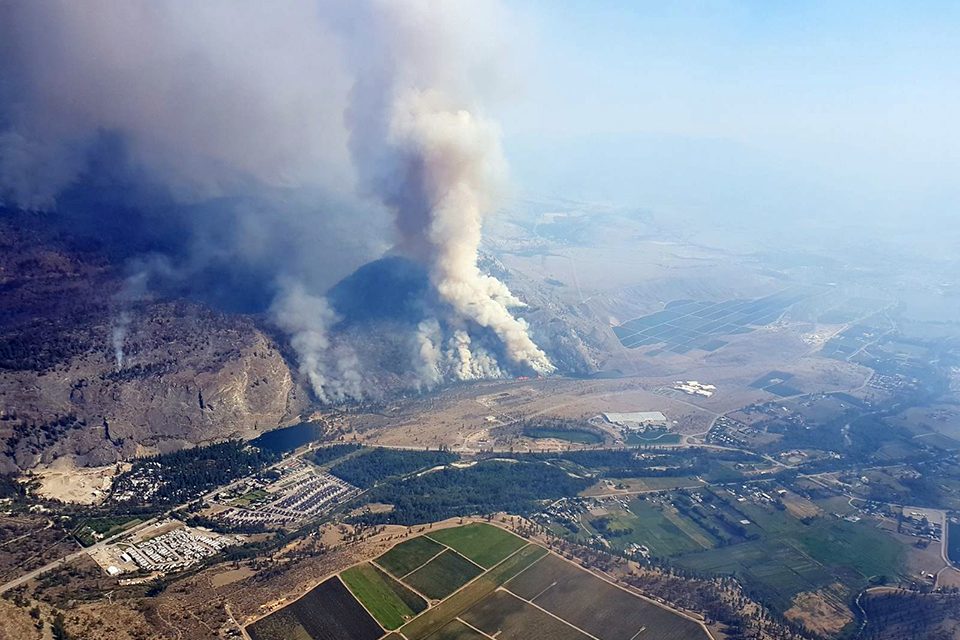 Evacuation alerts expand as fire grows to 1,500 hectares
