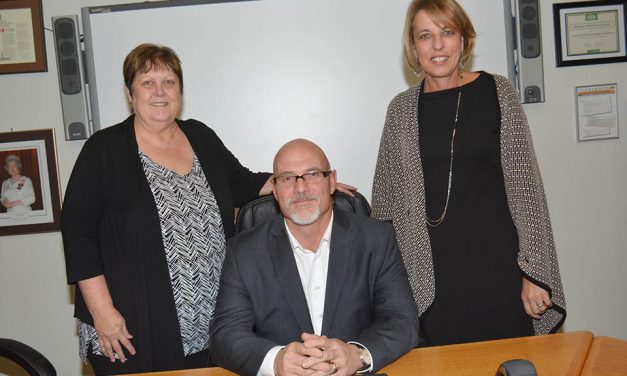 Zandee announces bid for reelection to school district board
