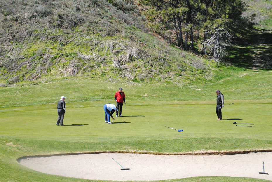 Winners on the Oliver golf trail