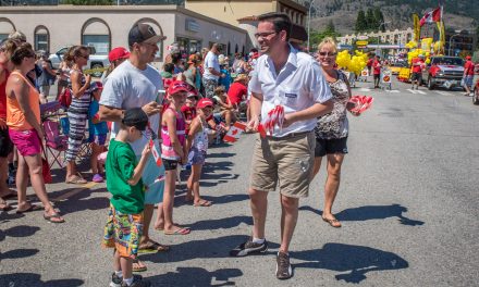 Federal candidates campaigning as new poll shows plunge in local Conservative support