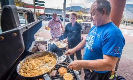 Shoppers Drug Mart holds BBQ for Hospice