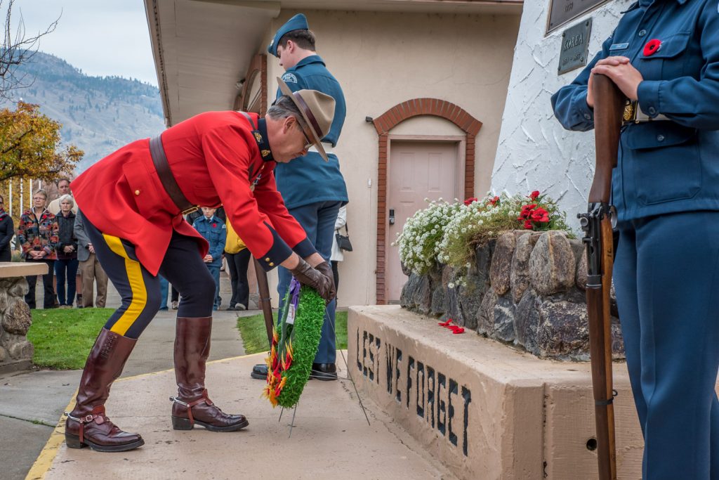 The RCMP lays a wreath at the cenotaph on behalf of the Queen. (Richard McGuire photo)