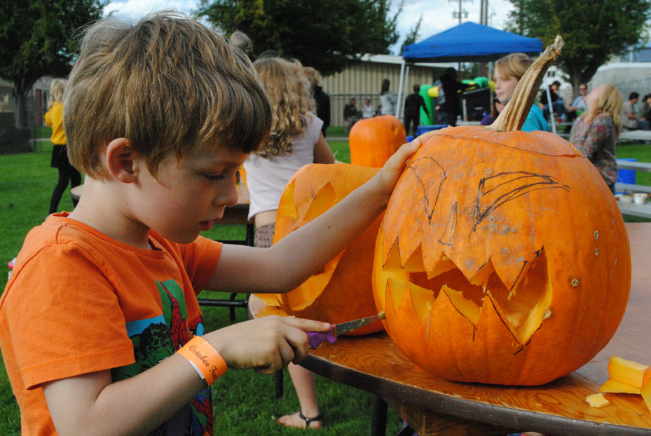 Pumpkin carving highlight of October fest in Oliver