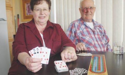 Alberta snowbirds who love playing crib thrilled to finally be dealt ‘perfect hand’