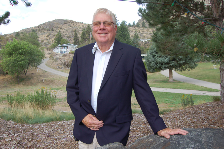 Town, regional district pay tribute to Bill Ross