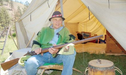Black powder buffs step back in time in Oliver