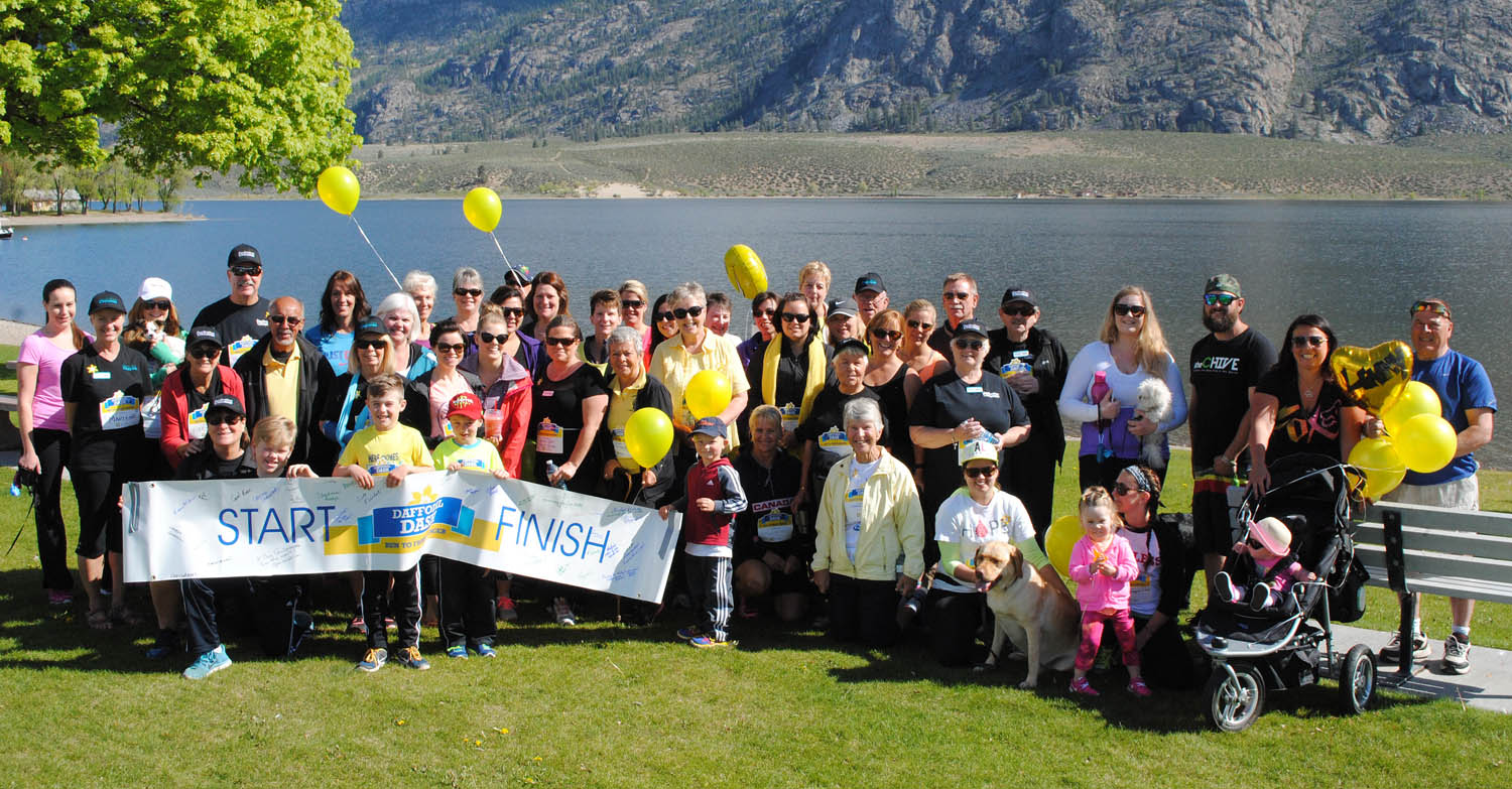 Participants in the Osoyoos Daffodil Dash gather for a group photo. (Dale Cory photo)