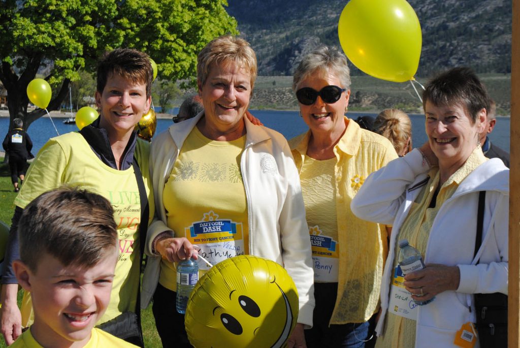 Participants in the Osoyoos Daffodil Dash gather for a photo. (Dale Cory photo)