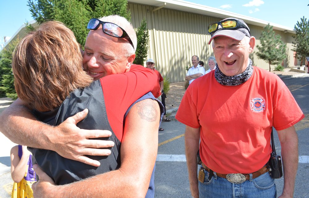 Premier visits Oliver to thank firefighters, volunteers