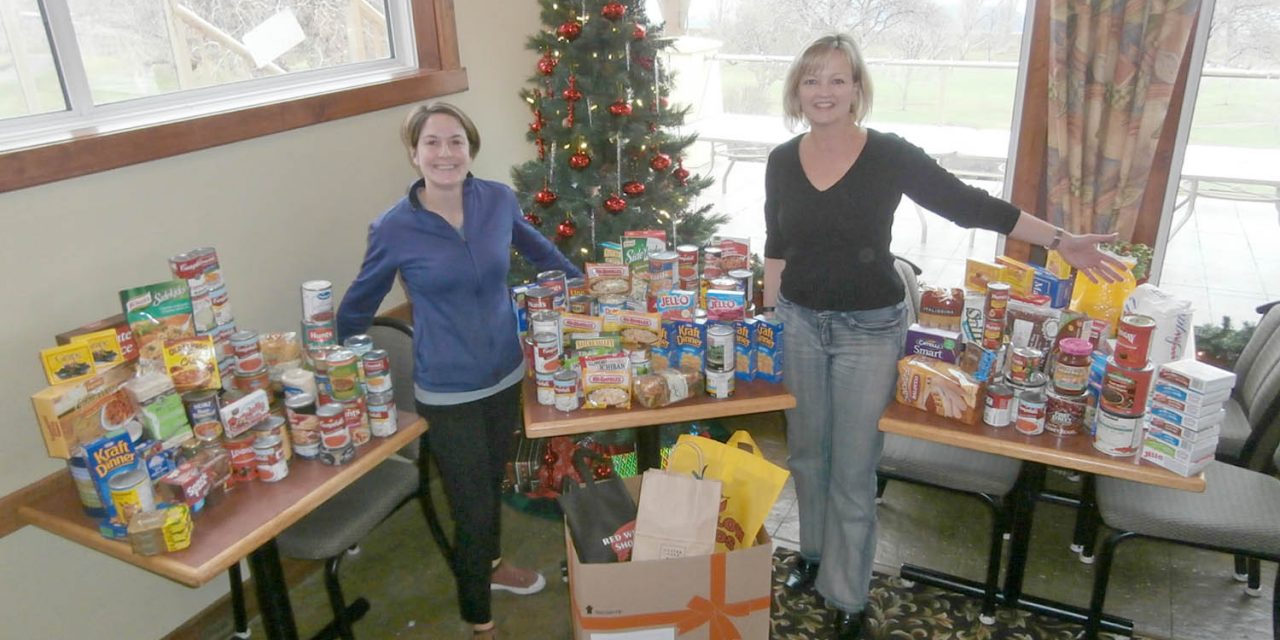 Osoyoos Golf Club collects food for Osoyoos Food Bank