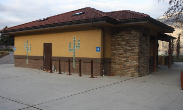 Osoyoos park washrooms return to regular hours