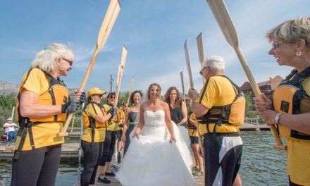 Bride surprises groom by arriving on dragon boat
