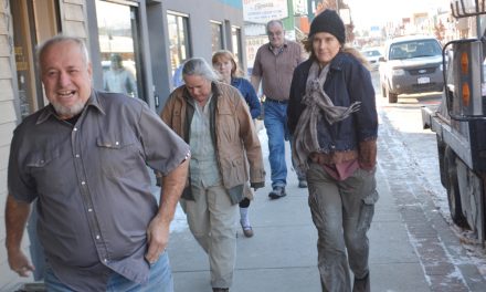 Local extras film scenes with Cage