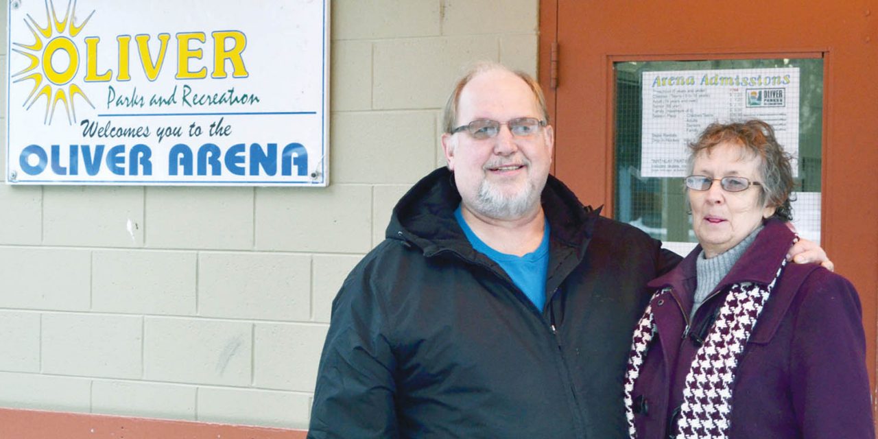 Town of Oliver will be in the running for prestigious title of Kraft Hockeyville ’16