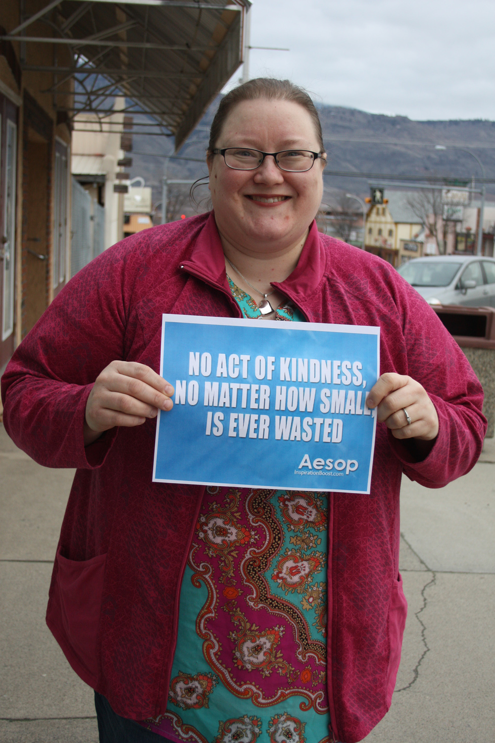Lisa Ondejko, 40, who recently moved to Osoyoos, had a very busy week last week as she took it upon herself to perform numerous acts of random kindness as part of International Random Acts of Kindness Week. Some of her random acts of kindness included purchasing gift cards at the Osoyoos Tim Horton’s and handing them out to strangers, baking banana bread and giving out samples to strangers by going door-to-door, making heart-shaped foam hearts and attaching garden seeds so people could start planting their gardens and placing several boxes of animal toys along Pioneer Walkway so local citizens who walk their dogs could easily find the toys and use them to play with their pets. She hopes to co-ordinate a large community event in Osoyoos during the 2016 Random Acts of Kindness Week. KEITH LACEY