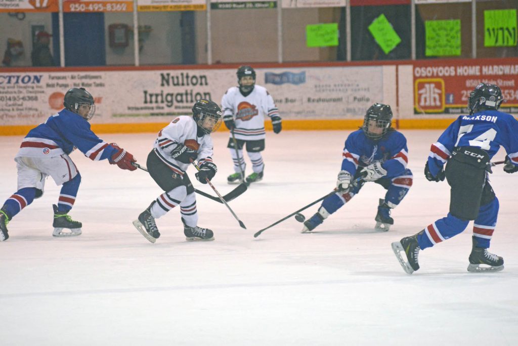 The South Okanagan Sun Devils play at last weekend's Atom Fiesta. (Dan Walton photo)