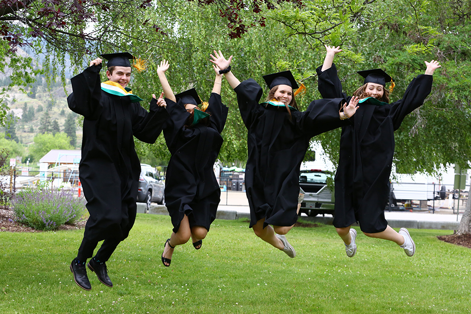 Oliver grads get inspiration from celebrities