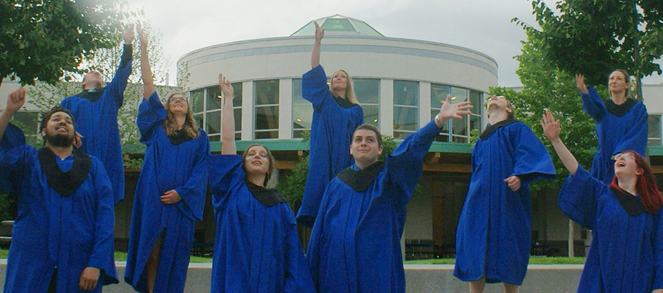 YouLearn grads urged to ’embrace the uncomfortable’