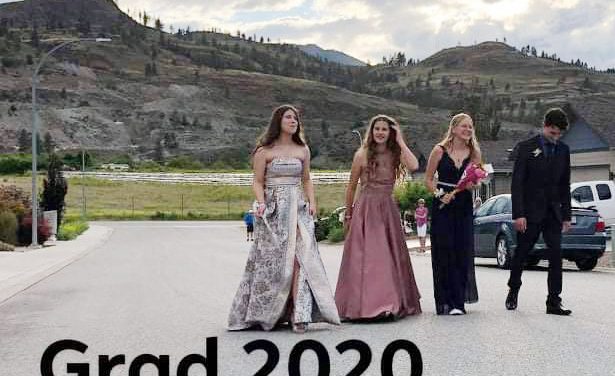 Neighbourhood hosts grad walk