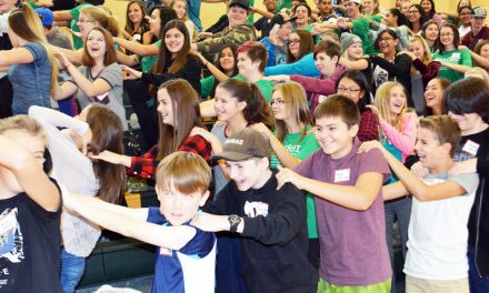 Link Crew eases back-to-school jitters