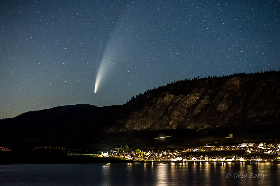 Osoyoos photographer captures once-in-a-lifetime comet