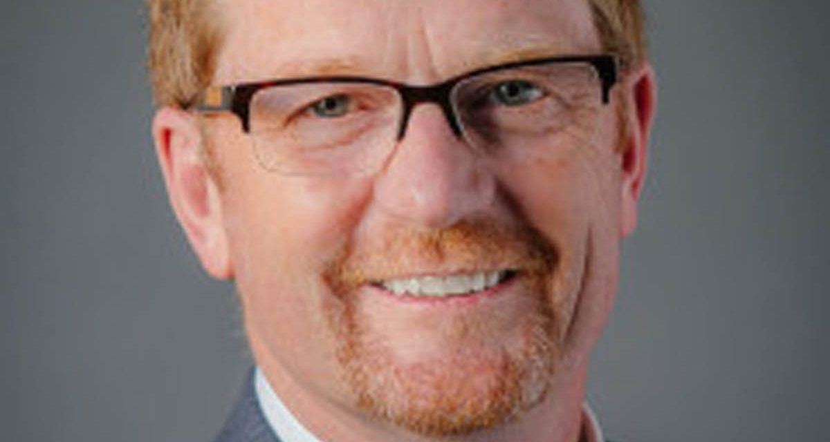 Health minister Lake commits to increased research during Alzheimer awareness month