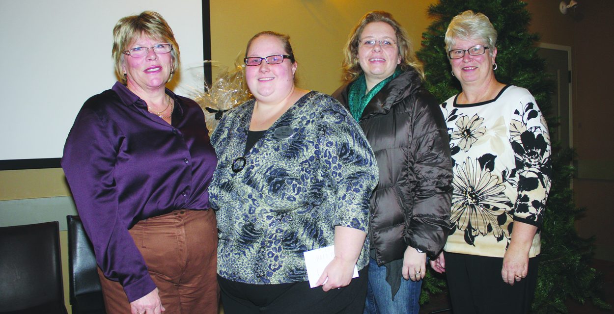 TEAM EFFORT BY MEMBERS OF OSOYOOS ARTS COUNCIL CLAIMS TOP PRIZE IN ANNUAL NK’MIP FESTIVAL OF TREES