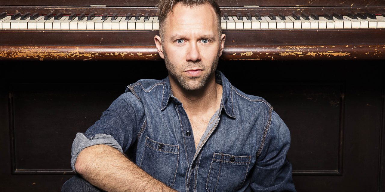 Folk singer-songwriter Jeffery Straker bringing new tunes to Osoyoos