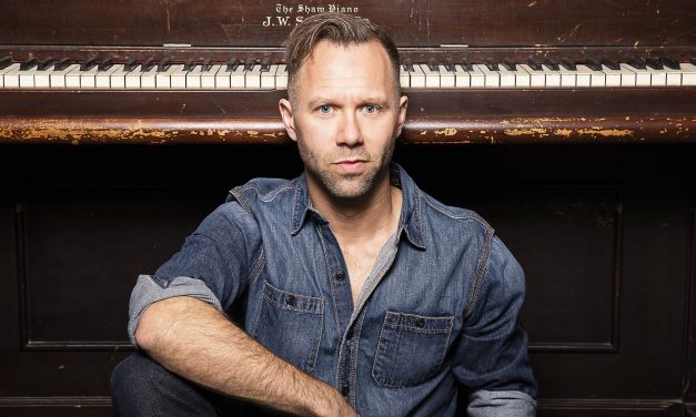 Folk singer-songwriter Jeffery Straker bringing new tunes to Osoyoos