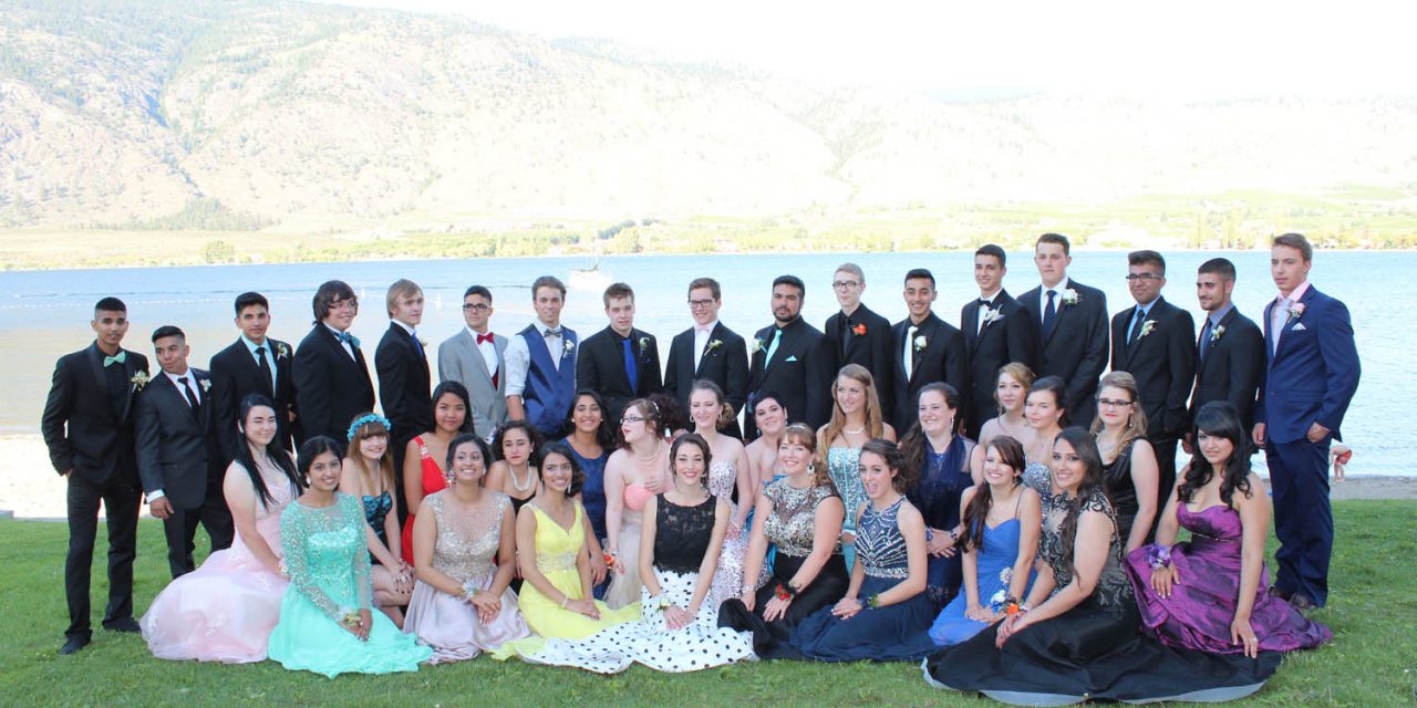 OSS graduates have wonderful, memorable evening celebrating at 2015 prom event