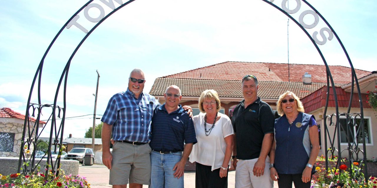 Town’s public works boss hits ace and helps team win 10K during Rotary Golf Tournament