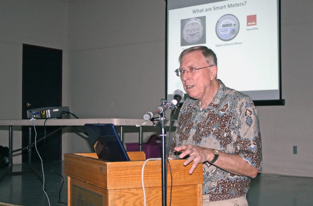 Dr. Malcolm Paterson spoke to about 120 people about the health threat he believes that wireless devices pose. (Keith Lacey photo)