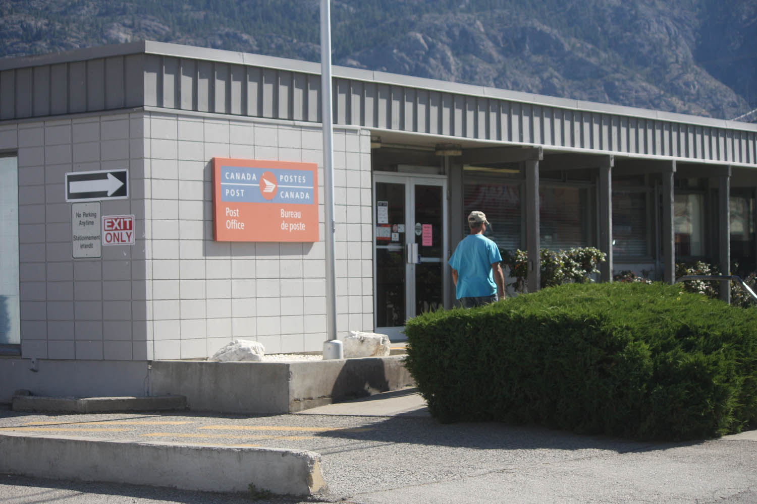 Management with Canada Post is urging business owners and residents across Canada to be ready should a labour dispute disrupting service after two unions are in a legal strike position effective July 2. Talks between a conciliator, Canada Post management and the leaders with two unions representing the Canadian Union of Postal Workers have been ongoing since early April. (Keith Lacey photo)