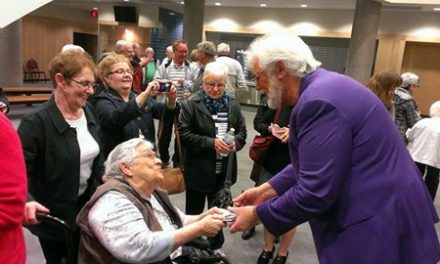 Marty Edwards gives Kenny Rogers performance at Oliver’s Frank Venables Theatre