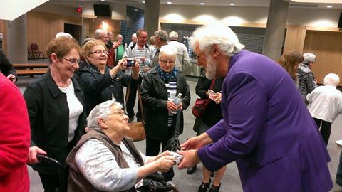 Marty Edwards gives Kenny Rogers performance at Oliver’s Frank Venables Theatre