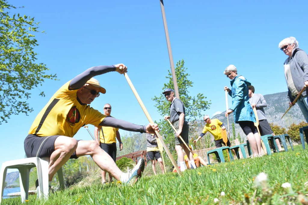 Jim Peltier, the head coach with the Osoyoos Dragonboat Team (called Dragon Spirit) was showing newcomers the intricacies of a solid stroke during the team’s annual open house this past Sunday afternoon at the Holiday Inn. (Lyonel Doherty photo)