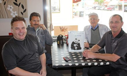 Telus sponsors free breakfast for returning snowbirds to inform them about new services