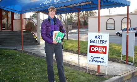 Osoyoos writing club members urge local residents to enter inaugural writing contest over holiday season