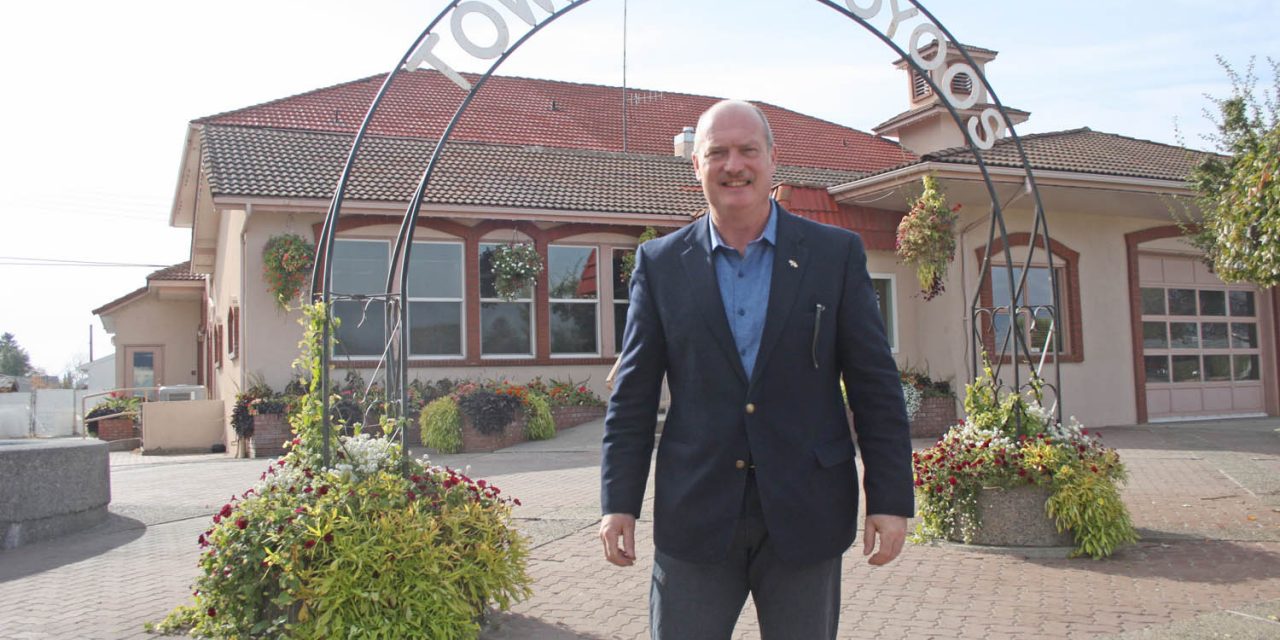 Liberal frontrunner de Jong visits Osoyoos to discuss why he’s best choice to lead party