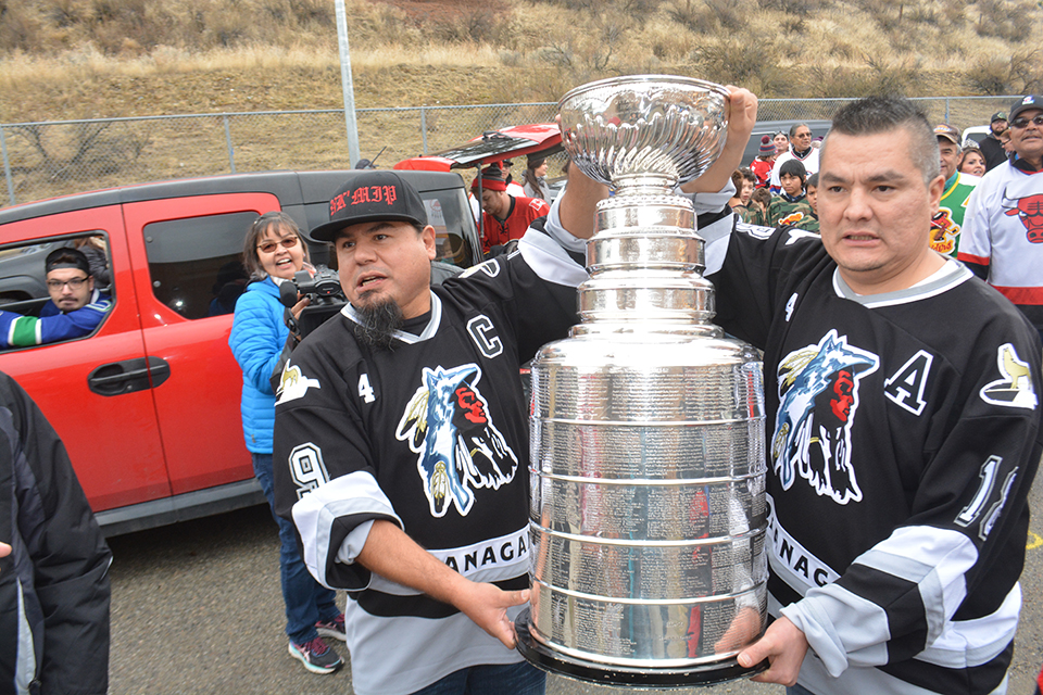Stanley Cup, NHL legend visit Oliver