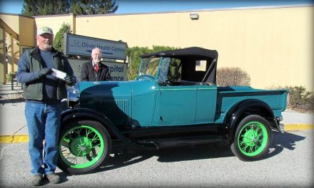 Vintage Car Club donates to SOGH
