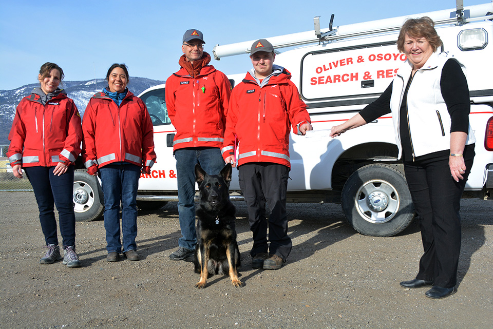 Osoyoos Rotary gives to OOSAR